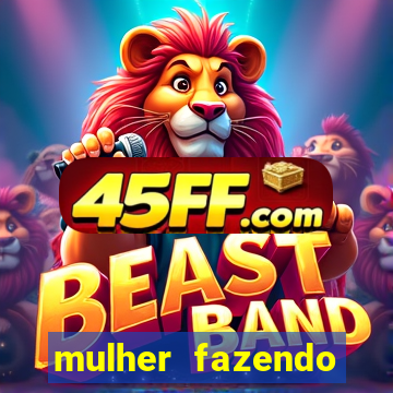 mulher fazendo strip tease